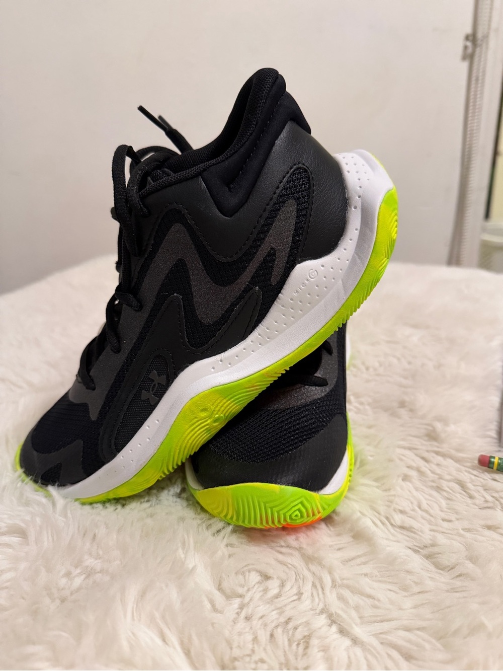 Under armor jet 25  basketball sneakers